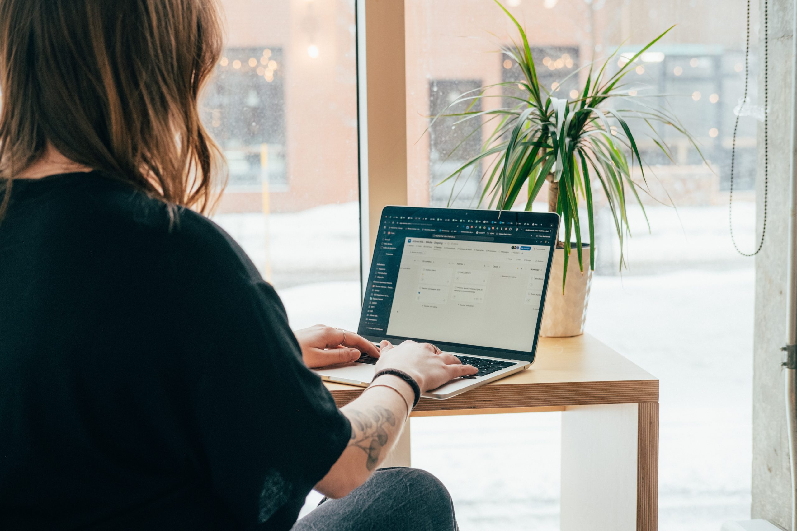 Photo bureaux pour article stratégie de mise Google Ads